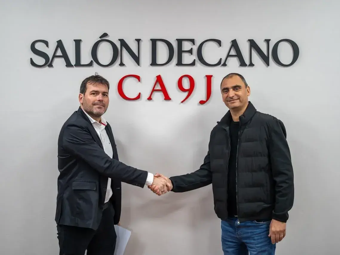 El León rafaelino dio un nuevo paso en su proceso de consolidación y profesionalización institucional con la firma de un acuerdo de gestión y desarrollo comercial integral junto a Business Group GC (BGGC). Foto: Prensa 9 de Julio