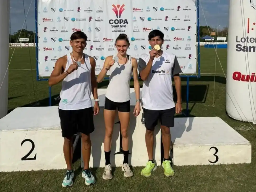 Sofi Fregona ,B.López y B.Castillo Molina sobresalieron en la Copa  Santa Fe de Atletismo. Foto IG. A. Magallanes: