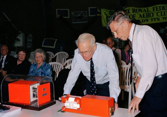 La grabadora que cambió la industria: David Ronald de Mey Warren, creador de la caja negra