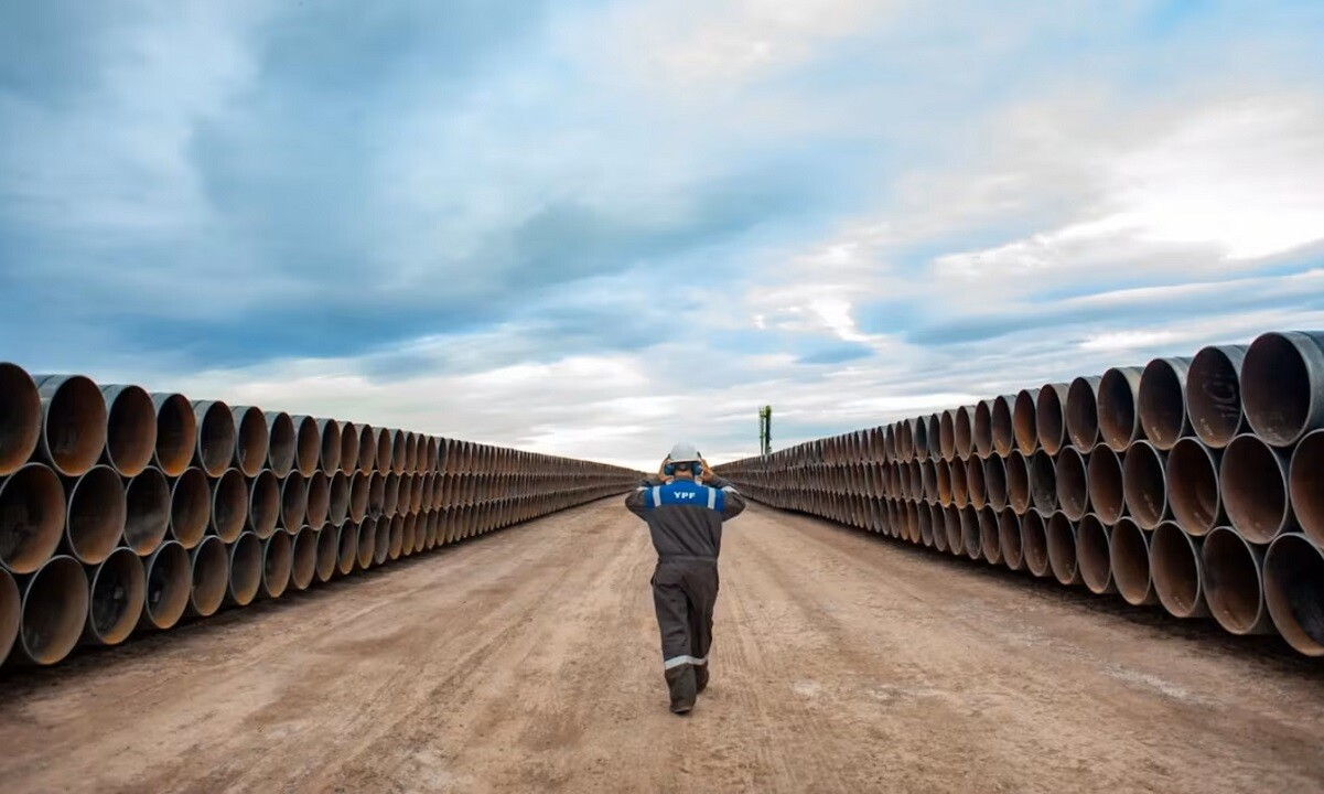 YPF ratificó el proyecto de GNL en Río Negro en medio de las dudas de la megainversión de Petronas
