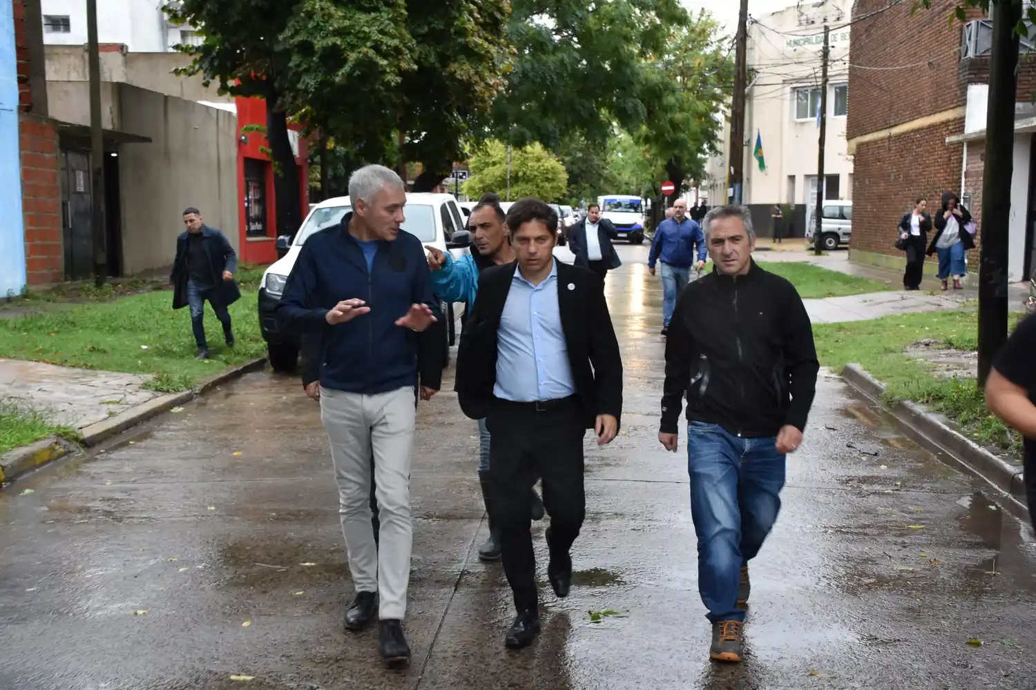Temporal: Kicillof recorrió dos distritos y la Provincia despliega acciones en zonas afectadas