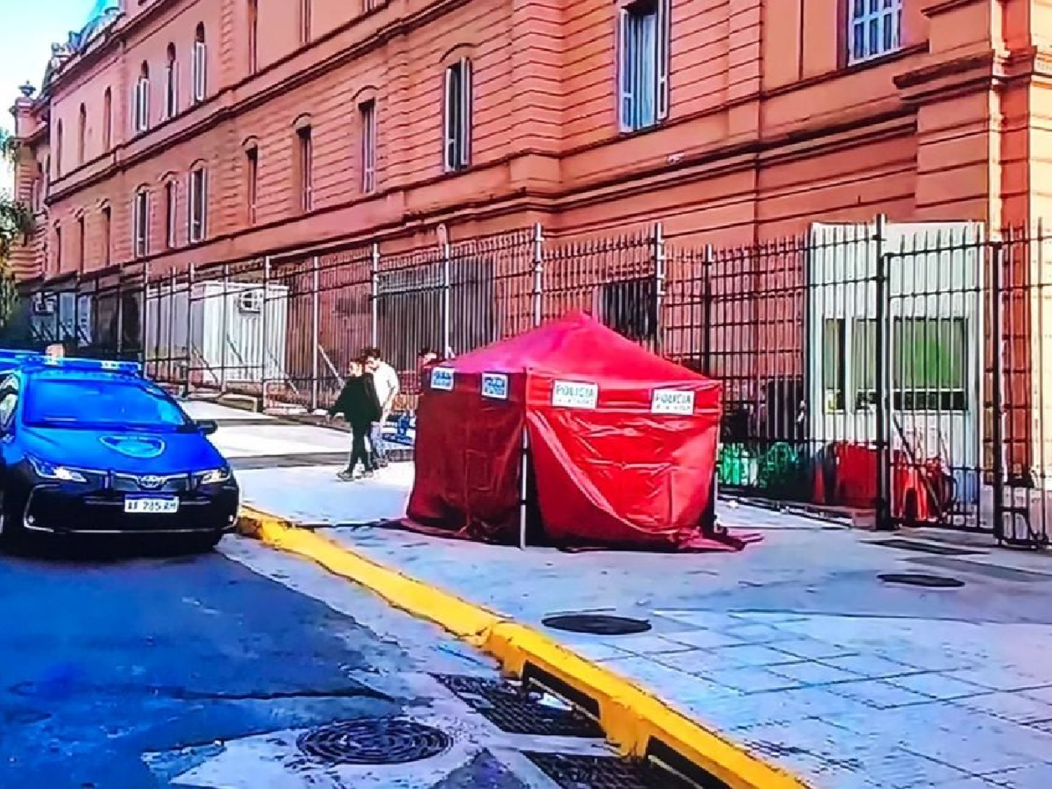 Murió una beba de tres meses en la puerta de la Casa Rosada: vivía en la calle con sus padres