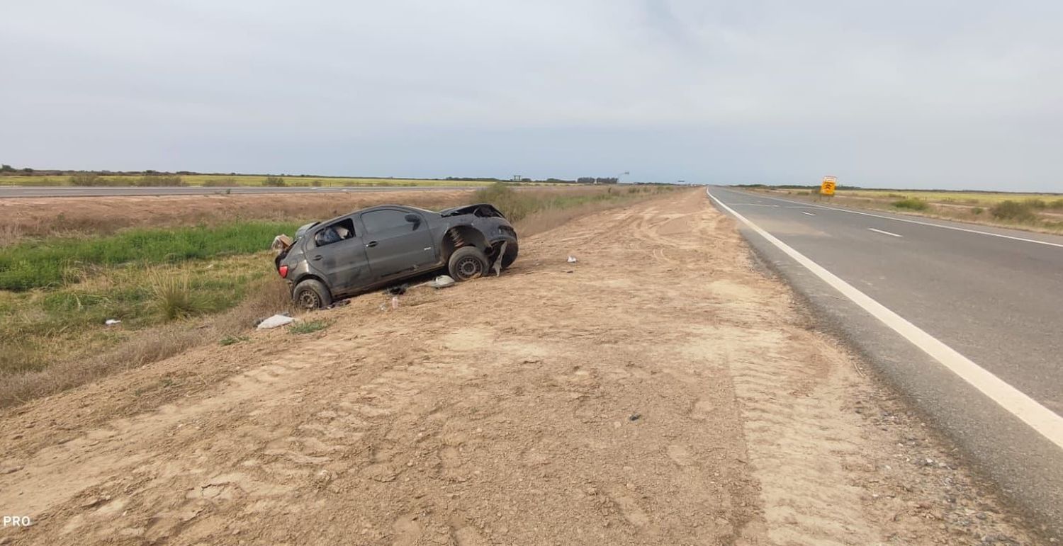 El conductor del auto perdió el control en la Autopista Nacional N° 19.