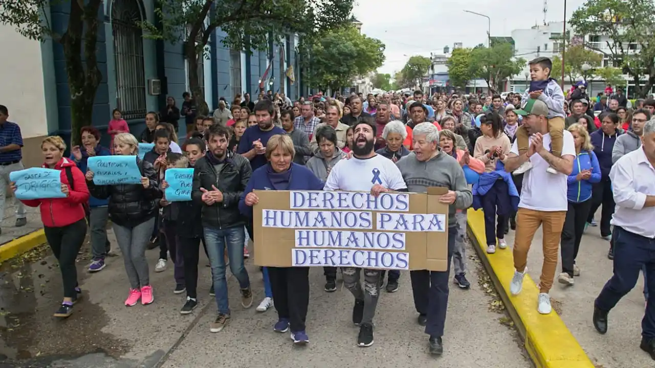 Más de 200 personas marcharon por la liberación del policía acusado de "Gatillo fácil"