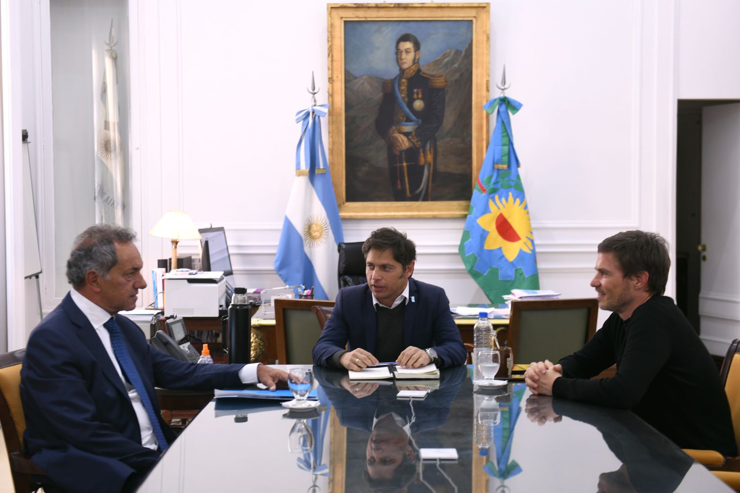 Kicillof recibió al flamante ministro nacional de Desarrollo Productivo, Daniel Scioli