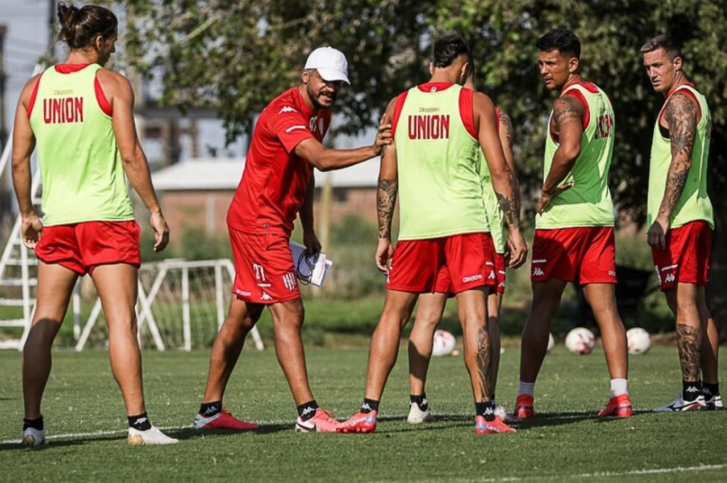 Unión recibe a Platense en busca de un triunfo