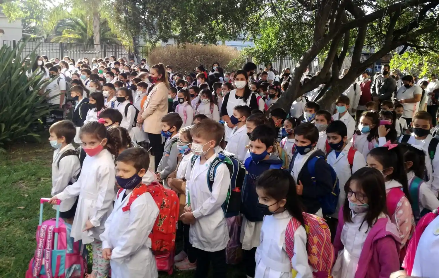 Otro capítulo del uso de barbijos en las escuelas