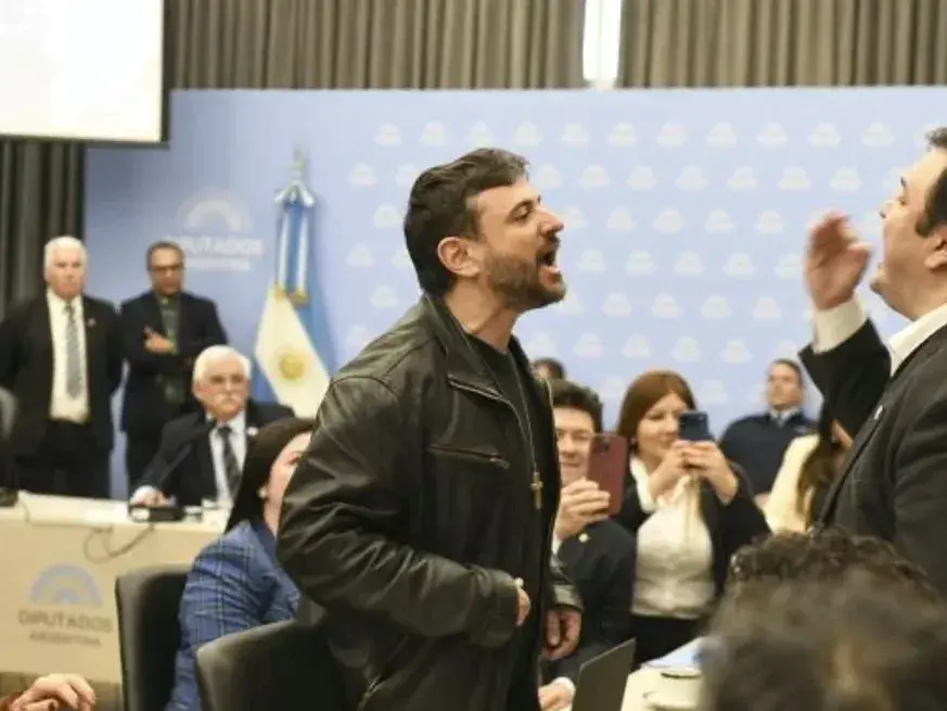 Tensión en Diputados durante el inicio del tratamiento de la Ley de Soberanía Nacional