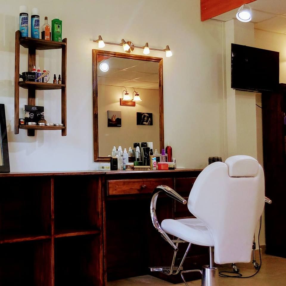 Día del Peluquero: Técnica y experiencia demuestran el oficio