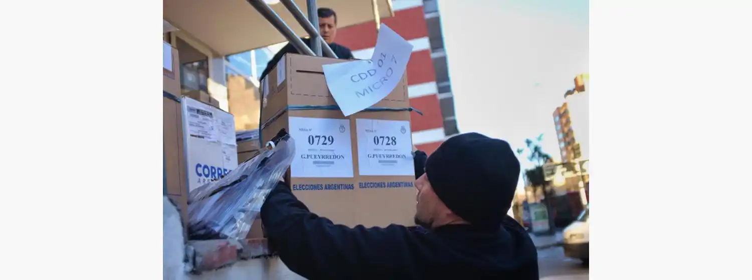 Comenzó el traslado de urnas y boletas a las 132 escuelas de General Pueyrredon