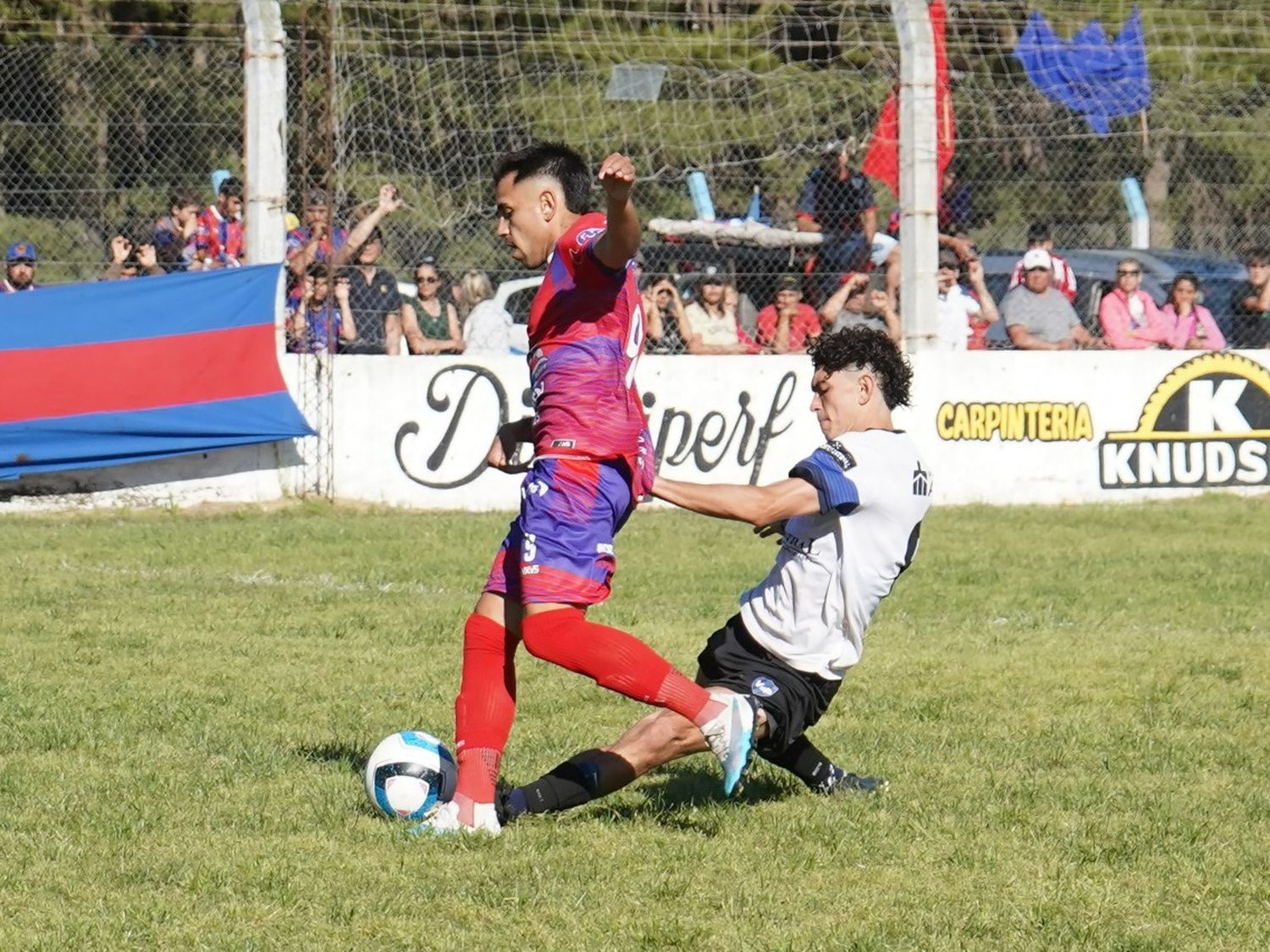 Defensores de Puerto Quequén y Villa del Parque jugarán en el Claudio Ortié