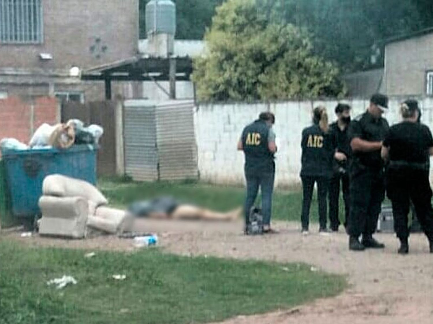 Un hombre fue acribillado a balazos detrás del cementerio de Granadero Baigorria