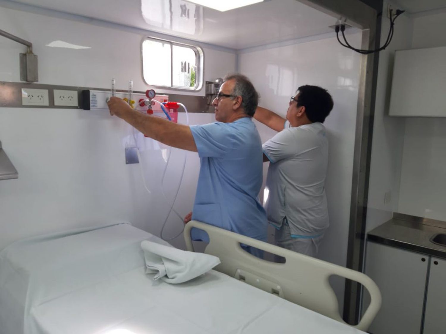 Reforzaran con 20 unidades sanitarias móviles la atención de los hospitales provinciales