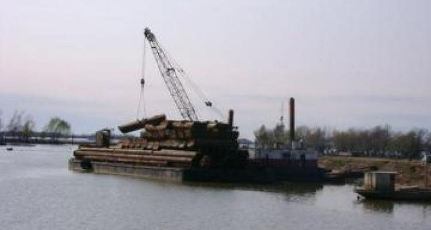 Comenzó el dragado “fuerte” del puerto