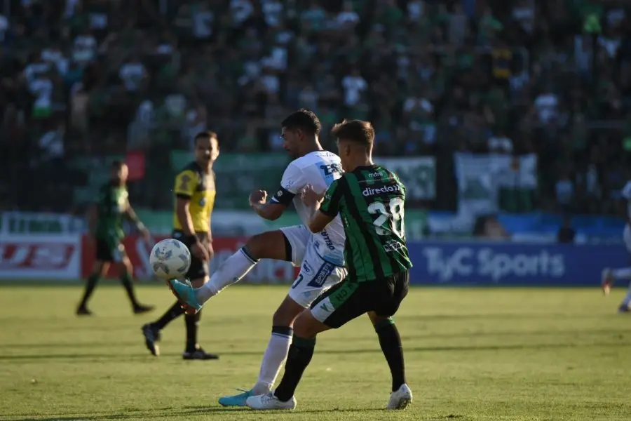 En un flojo partido, Atlético cayó en Mataderos