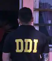 Un hombre fue detenido por amenazar y golpear a su pareja