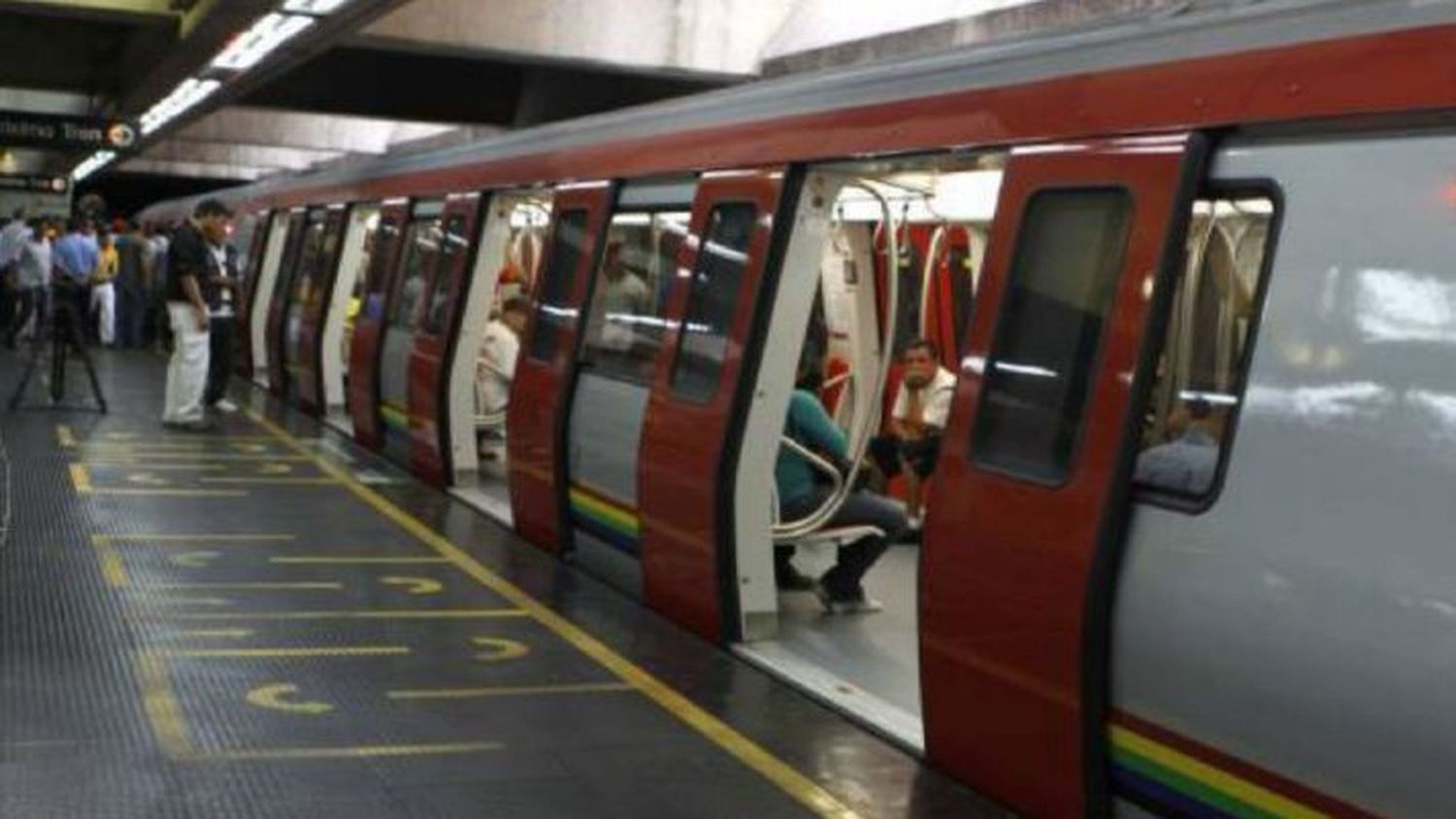 LA VIOLENCIA DENTRO DE UN VAGÓN: matan de varias puñaladas a un sexagenario en el Metro de Caracas