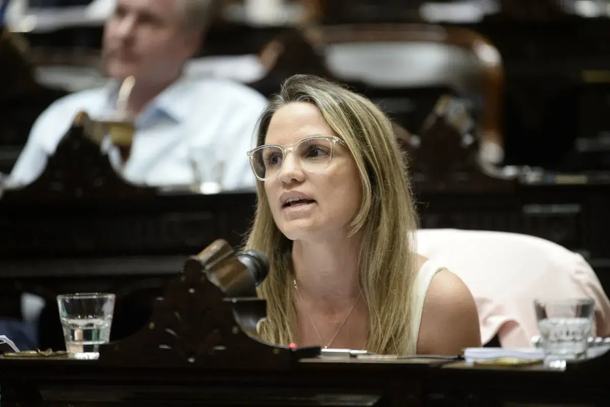 Píparo fue acusada de "traidora" y explicó los motivos de su decisión.