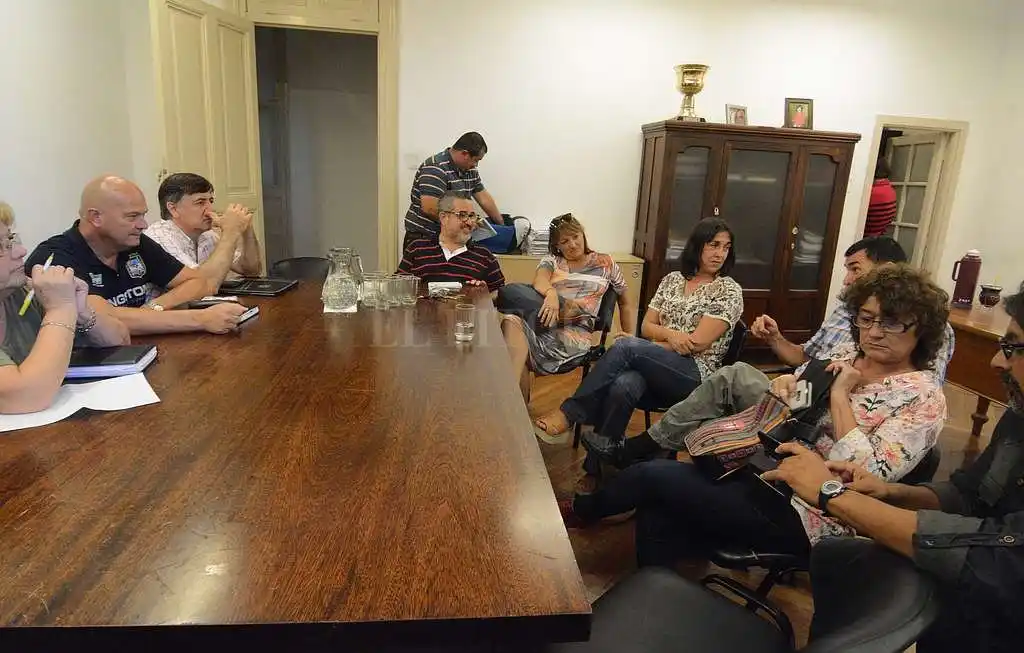 Los gremios docentes evaluarán la propuesta salarial