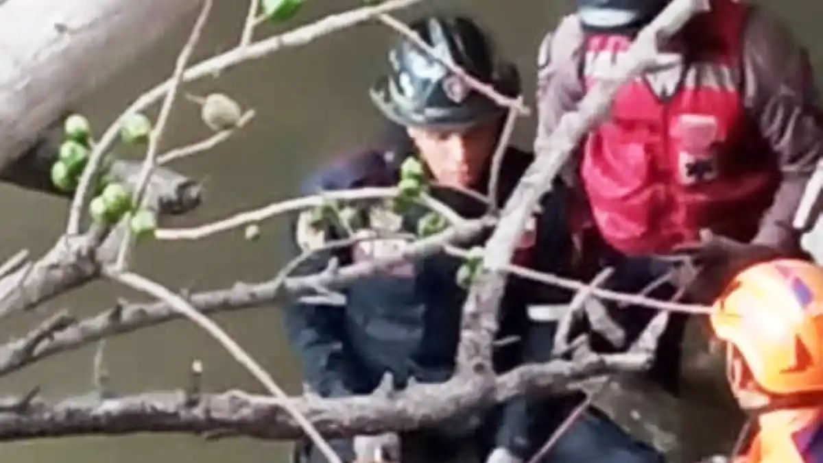 Bomberos recuperaron cadáver de un hombre en el río Guaire este #25Feb