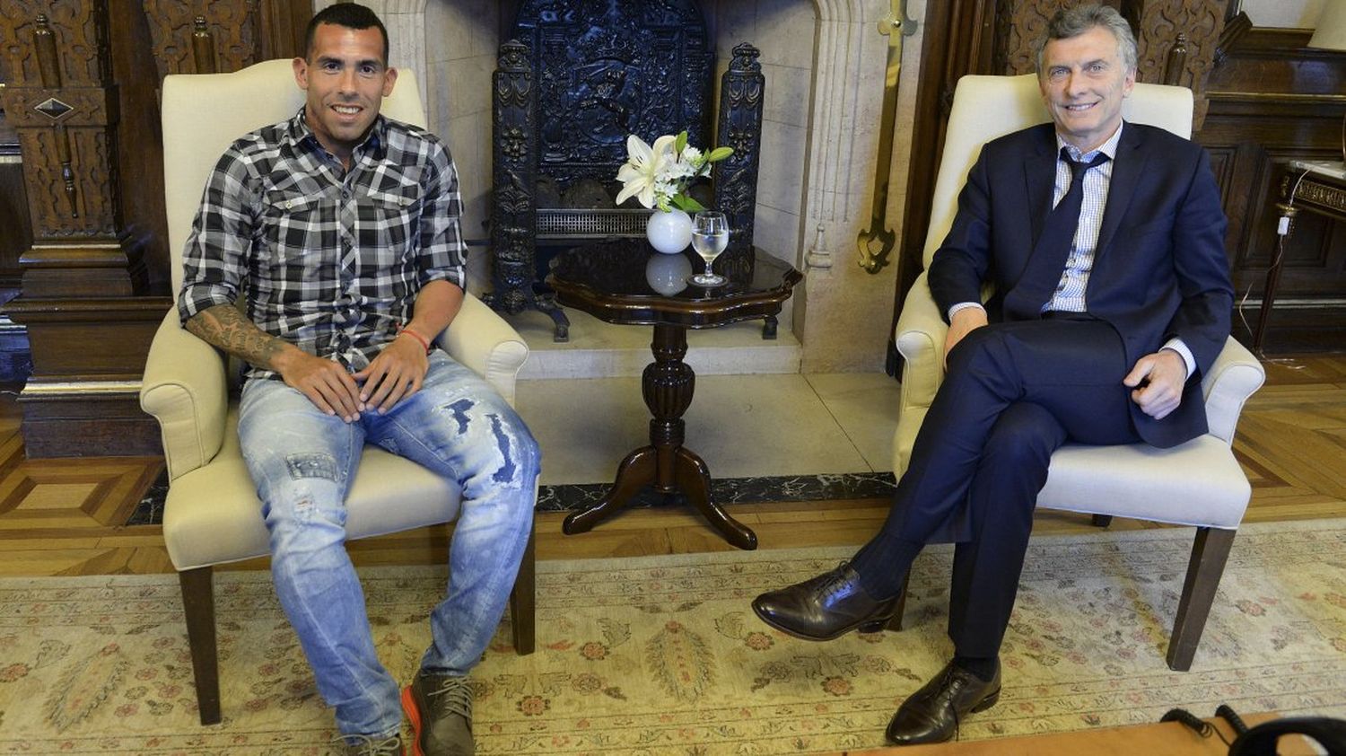 Maradona “le pegó” a Tevez porque “está muy macrista”