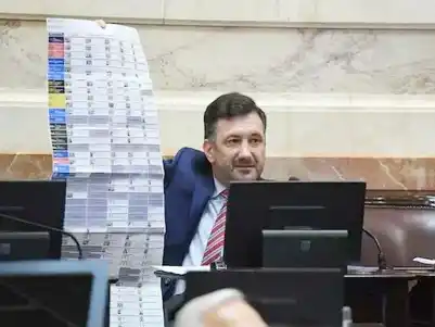 Reapareció Kueider: “Los costos de impulsar la Boleta Única se expresan en causas judiciales inventadas”