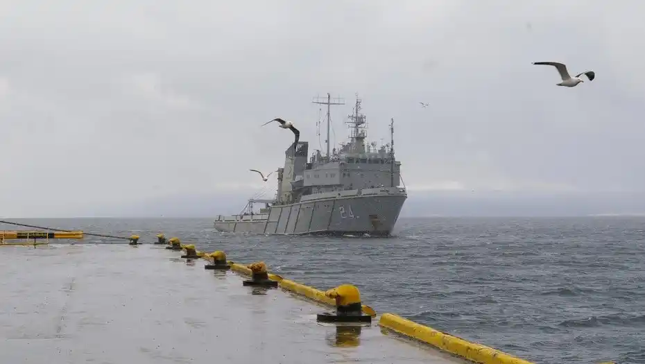 Sin novedades del submarino, tres buques volverán a la zona de búsqueda