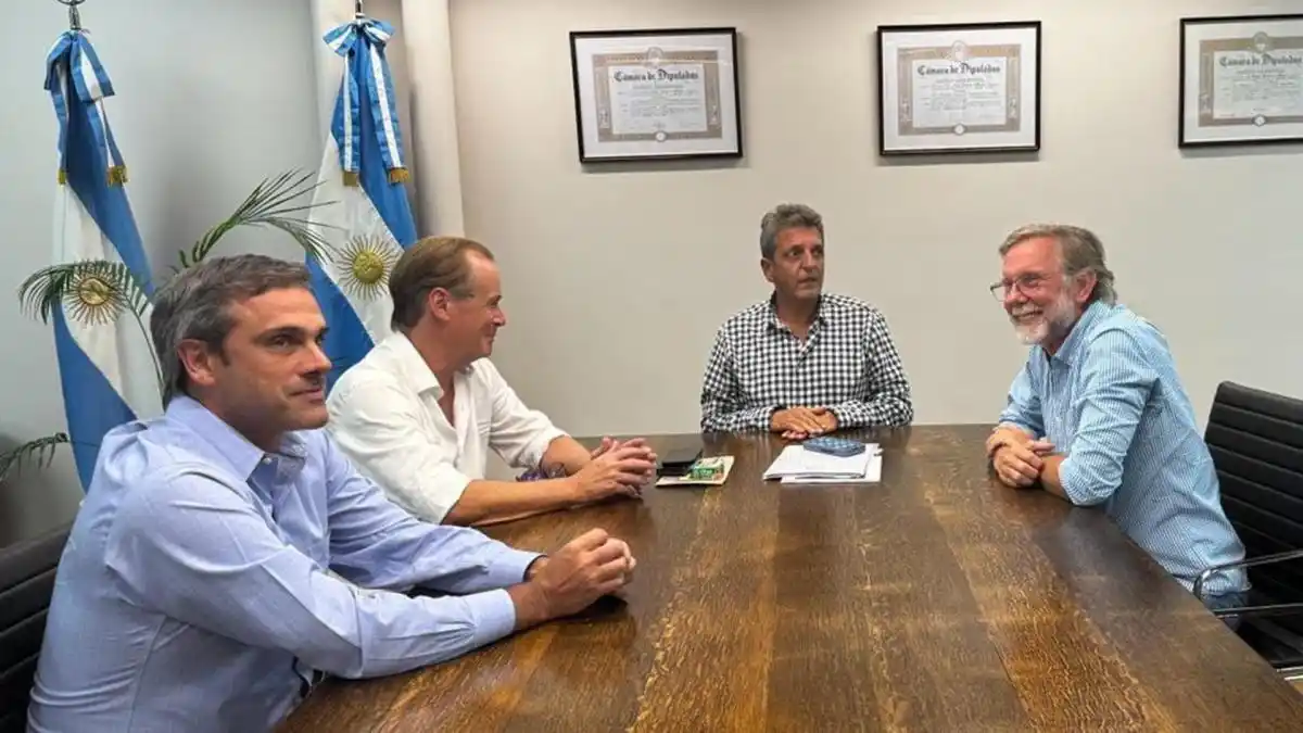 Bordet se reunió con Massa y advirtió que la Ley Ómnibus afectará los recursos de las provincias
