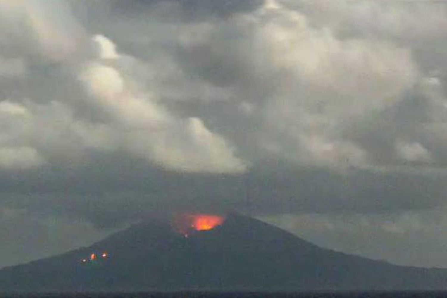 Otake es un estratovolcán, ubicado en las islas Tokara