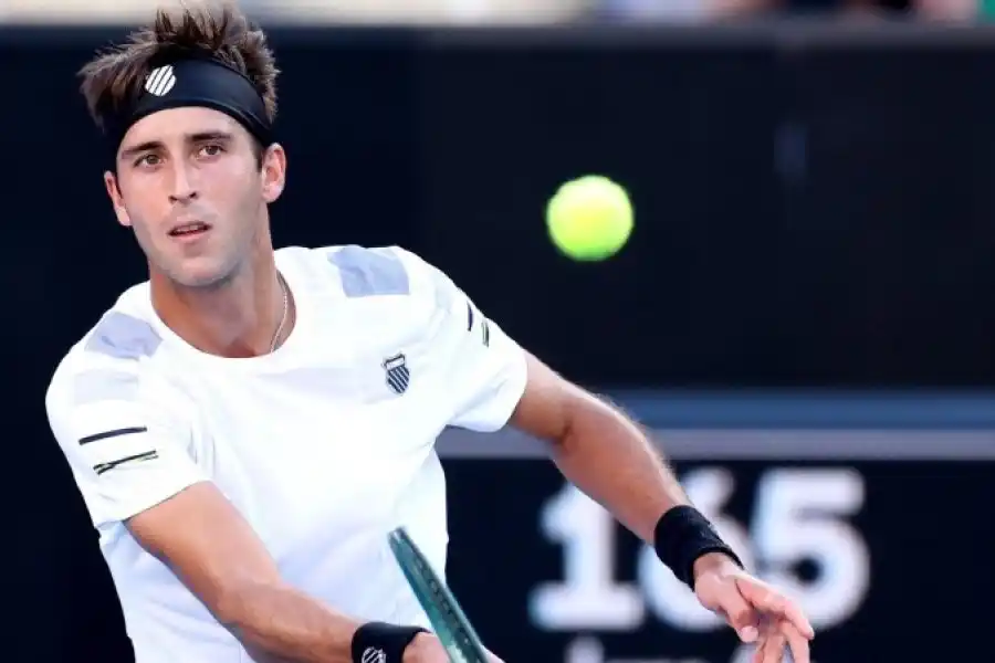 Abierto de Australia: Etcheverry le ganó a Andy Murray y avanzó a segunda ronda