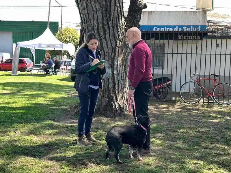 El operativo se montó frente al centro de salud de Chile 1350.