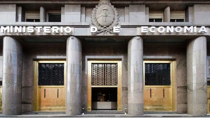 Redujeron el tiempo de espera para girar dólares y rehabilitaron a los no residentes