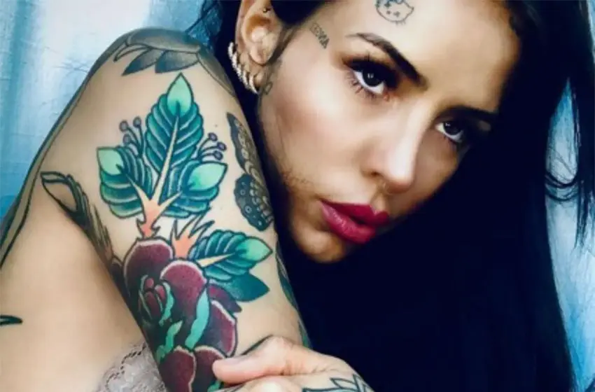La foto jugada que subió Cande Tinelli desnuda y debió borrarla de las redes