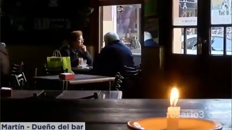 Un bar rosarino sigue sin luz tras el apagón del domingo