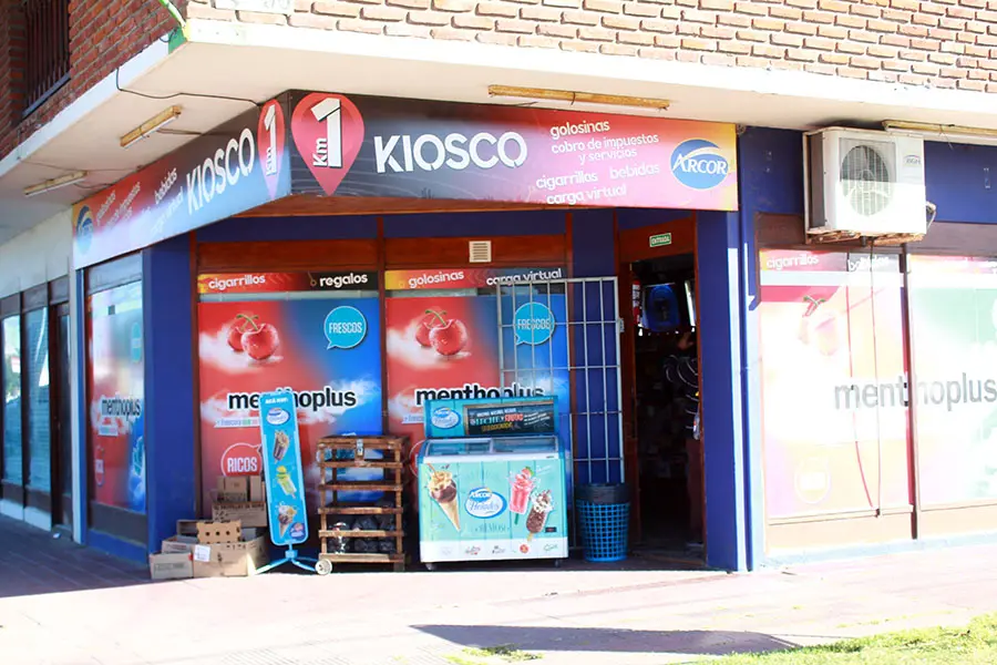 Con un cuchillo asaltó un kiosco en 59 y 30