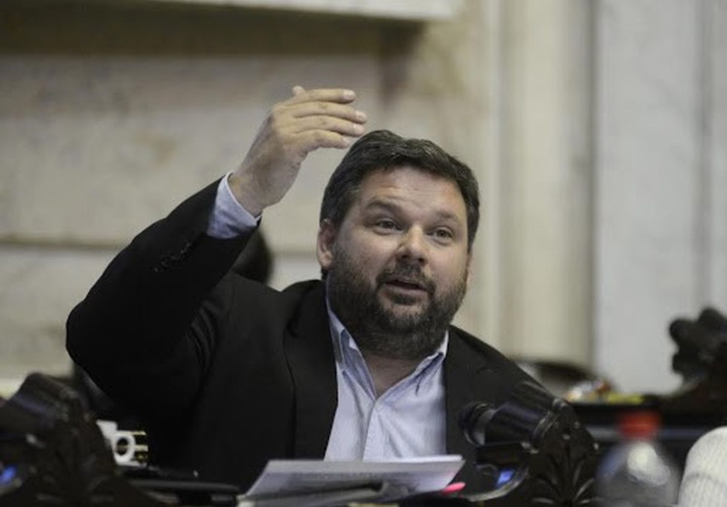 Diputado kirchnerista de 43 años se vacunó en febrero pasado como "personal de salud"