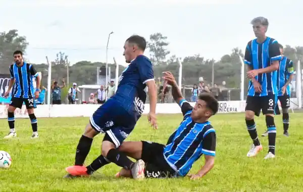 Los visitantes pisaron fuerte en la Copa Entre Ríos de Fútbol