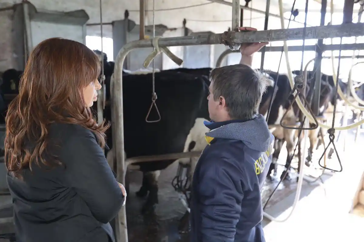 Iturraspe: “Gran caradurez de Cristina en visitar los tambos”