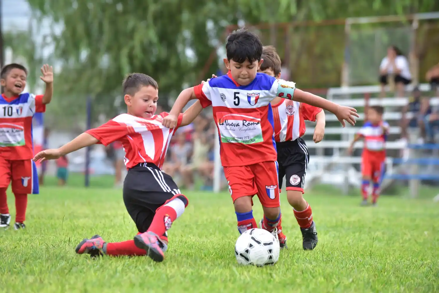 Los chicos disputarán este sábado la novena fecha y mañana la décima del Torneo Apertura.