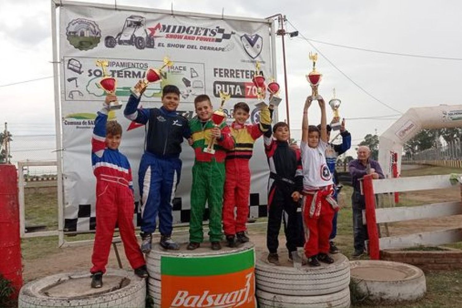 Fler ganó en Mini Midgets(Facebook Midgets Show and Power)