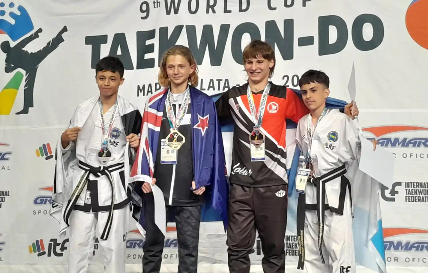 Uno de los podios marplatenses en la Copa del Mundo de Taekwondo ITF.