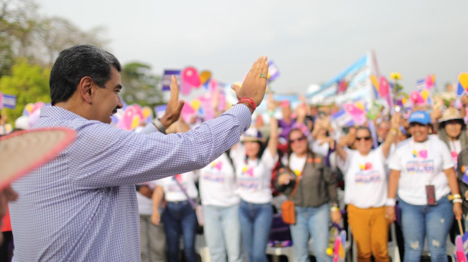 ¡AHORA LE TOCÓ A LAS MUJERES! Maduro anunció la entrega de más de 41.000 créditos para emprendedoras