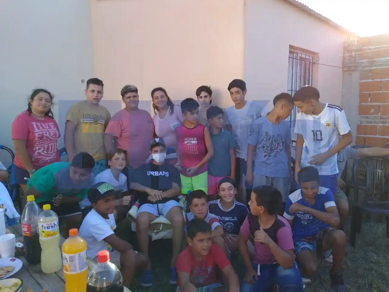 Jonathan Lujan recibió el alta y festejó su cumple en su casa