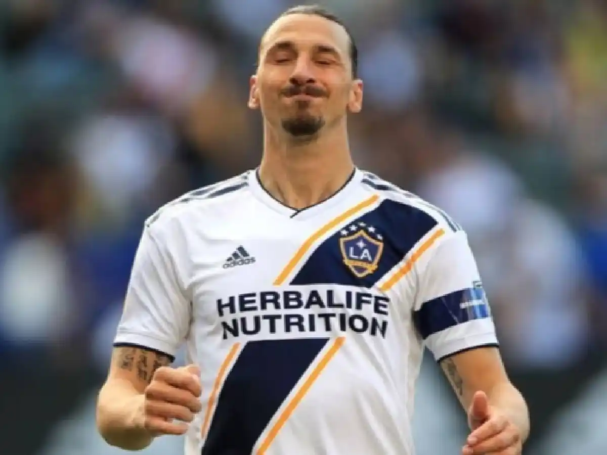 Mino Raiola, representante de Zlatan Ibrahimovic, desmiente una negociación con Boca