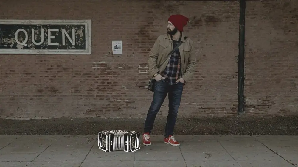 Un artista que intenta darle forma musical a las huellas que le va dejando la vida