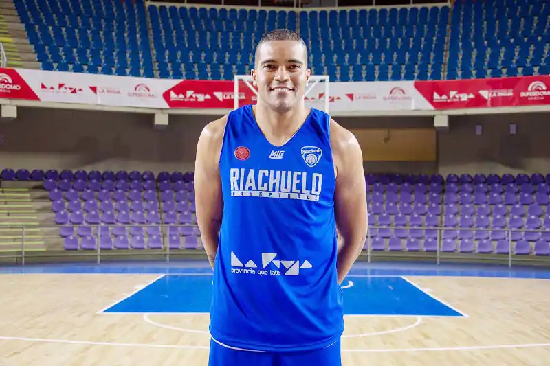 Espinoza es nuevo
refuerzo de Regatas