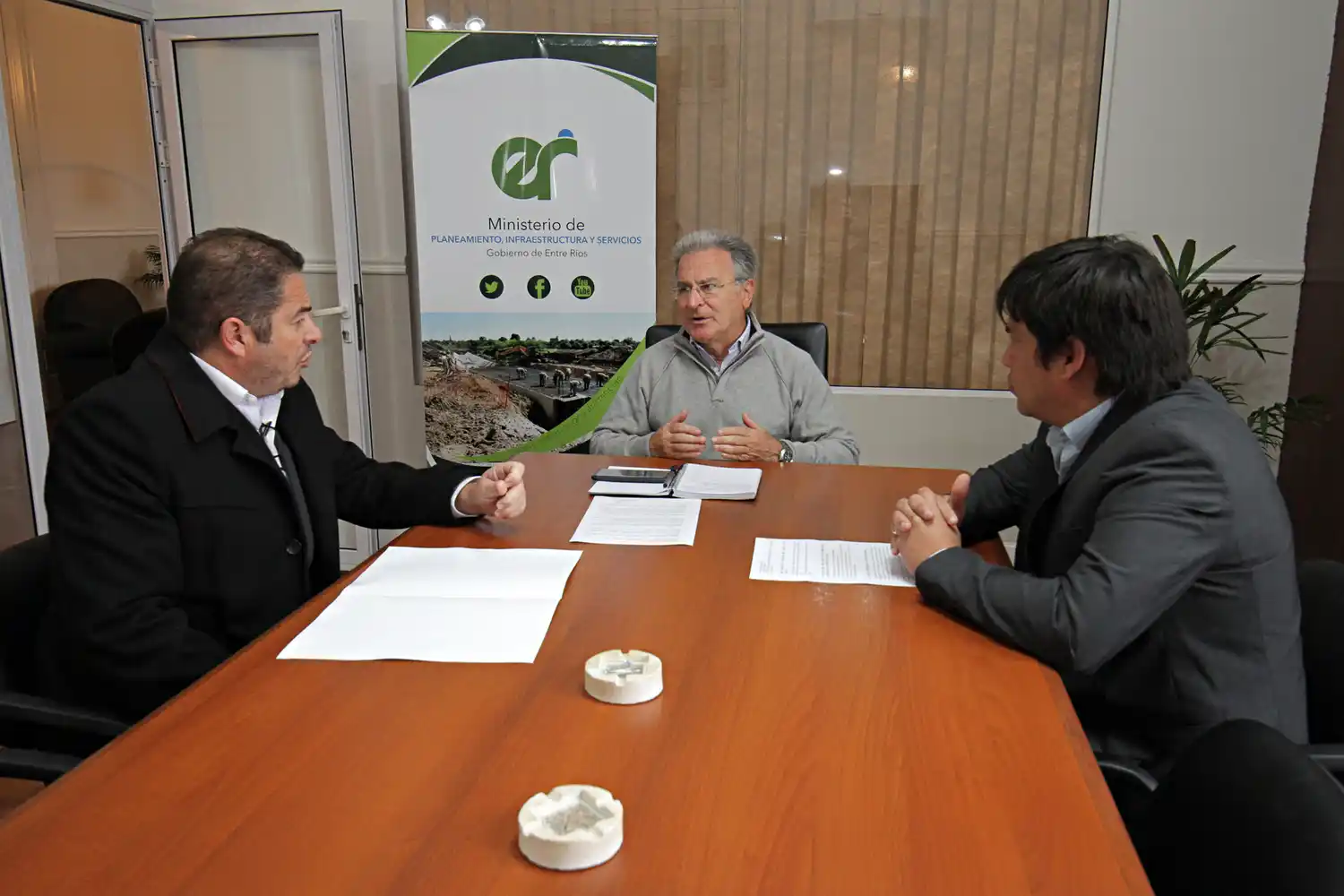 Gobierno y municipio evaluaron obras y proyectos para Seguí