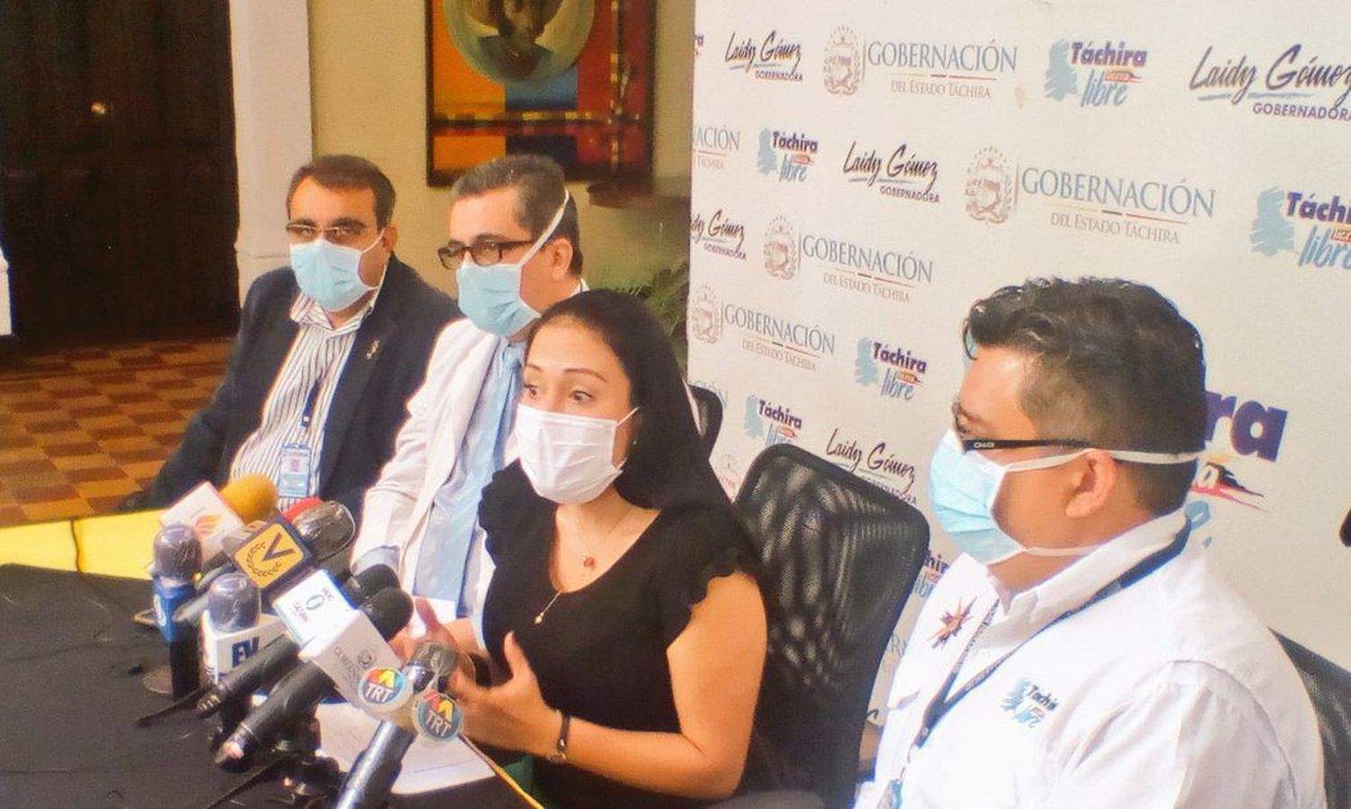 Laidy Gómez denuncia tardanza en emisión de resultados COVID-19