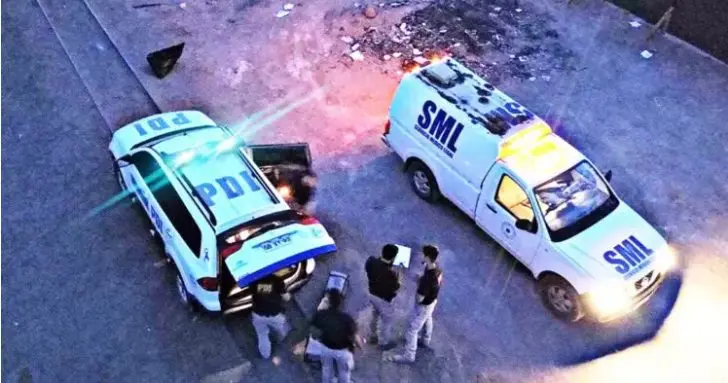 Adolescente asesinó a su vecino venezolano en Chile porque discutía con su pareja