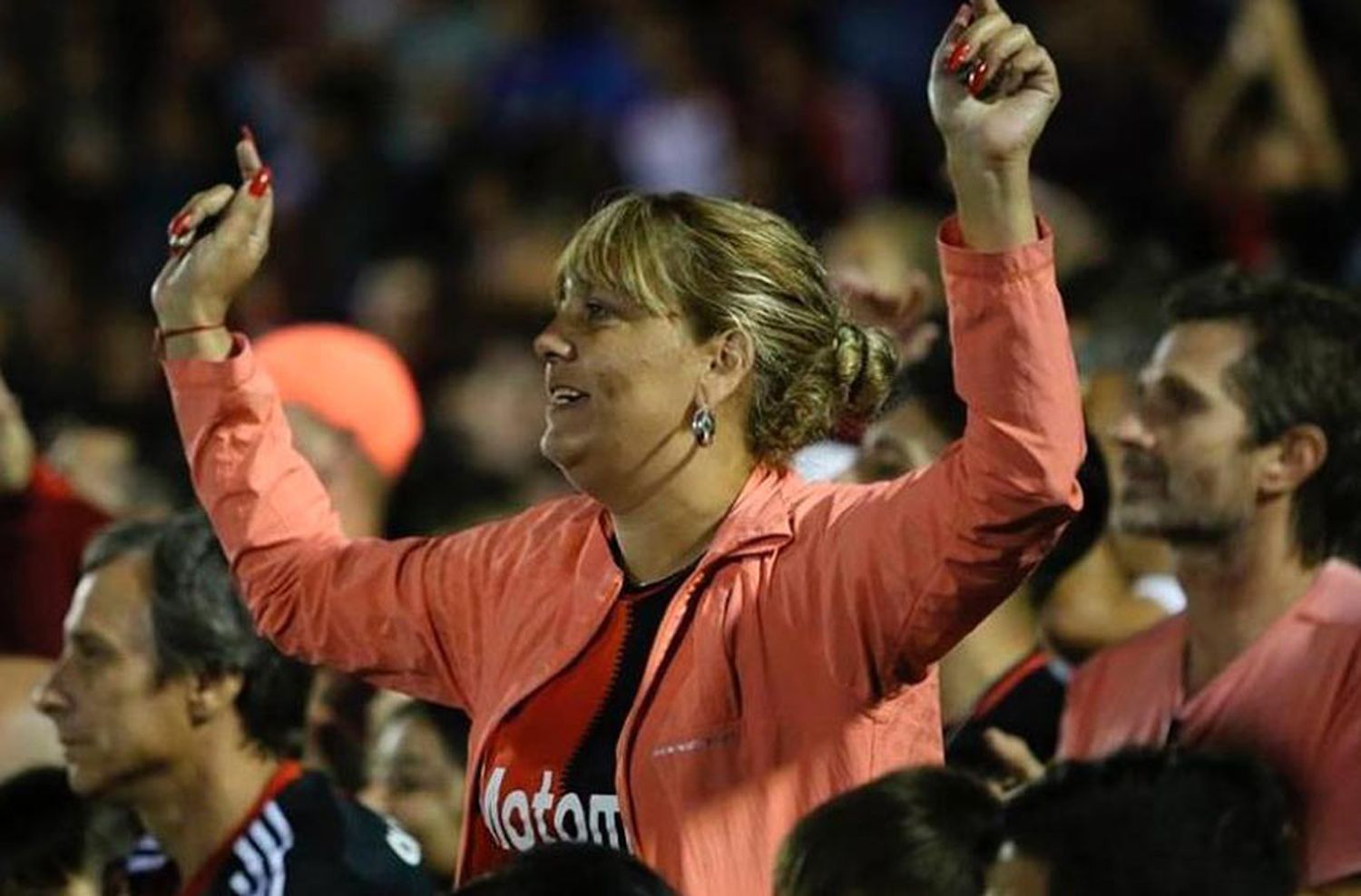 Por el Día de la Mujer, las hinchas leprosas ingresarán gratis contra Talleres